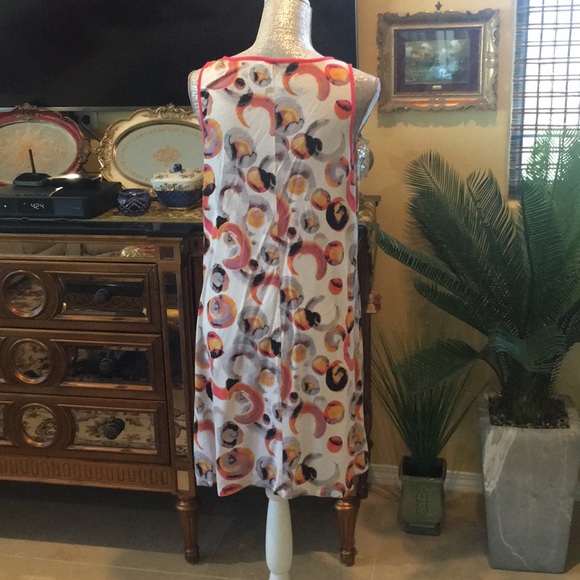 PRETTY LITTLE DRESS - Picture 2 of 4